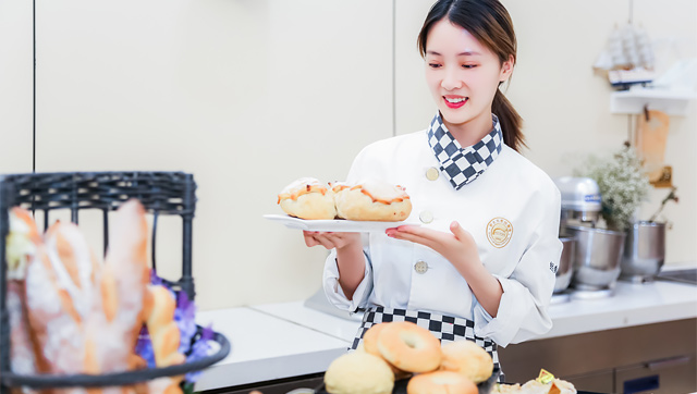 決I