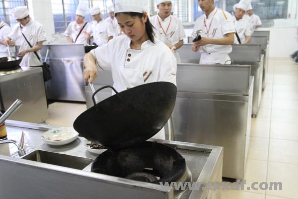 我就是一名學廚師的女孩子