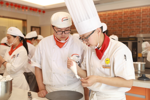 c(din)決W(xu)Уǰ]